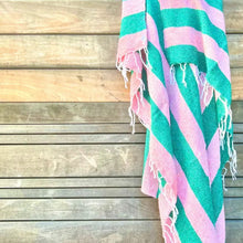 Load image into Gallery viewer, Flamingo - Throw/Beach Towel