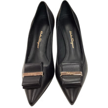 Load image into Gallery viewer, Salvatore Ferragamo Winnie pump
