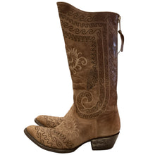 Load image into Gallery viewer, Cowgirl Boots
