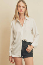 Load image into Gallery viewer, Cali - Classic Button Down Top - Pearl
