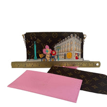 Load image into Gallery viewer, Louis Vuitton Crossbody
